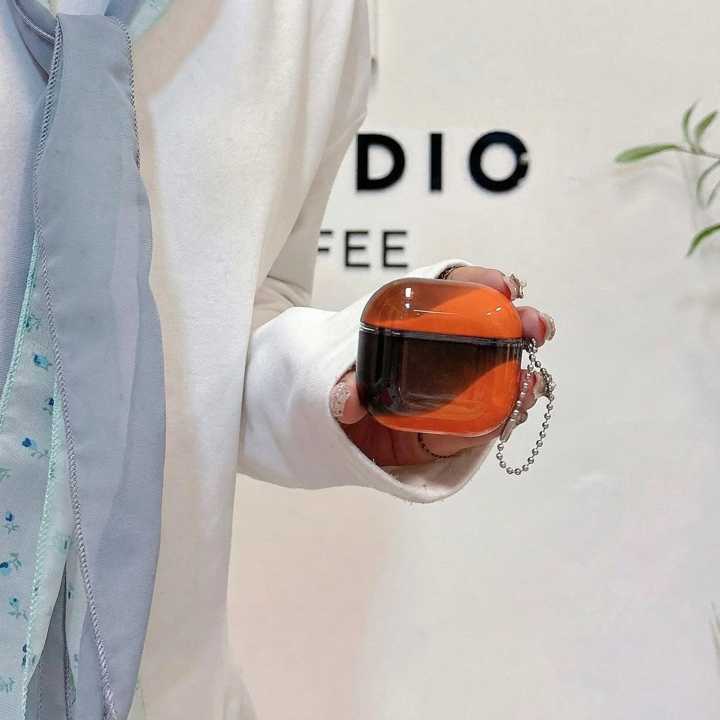 جراب سماعة أذن لامع براق سائل رملي لسماعات AirPods 4 3 2 1 و AirPods Pro 3 2، غطاء سماعة رأس لامع متحرك رملي رائع مظلم